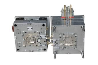 在注塑模具制造中什么叫做行位和斜頂？