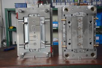 塑料注塑模具對(duì)模架的要求有哪些？