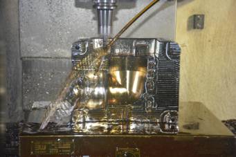 注塑模具加工制造過(guò)程中需要注意些什么？