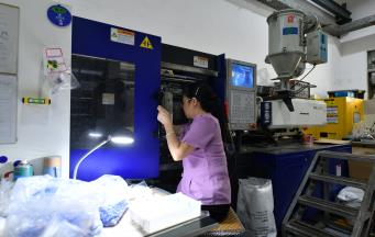 精密注塑成型對注塑機(jī)的要求是什么？