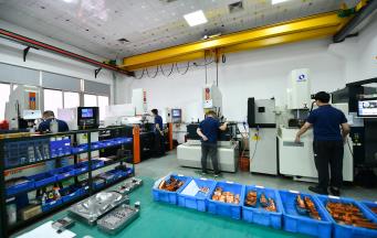 注塑模具曬紋為什么要拔模角？